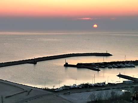 Maritimo Luxury ApartHotel