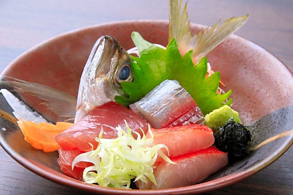 Izu Ippeki lake lakeside terrace