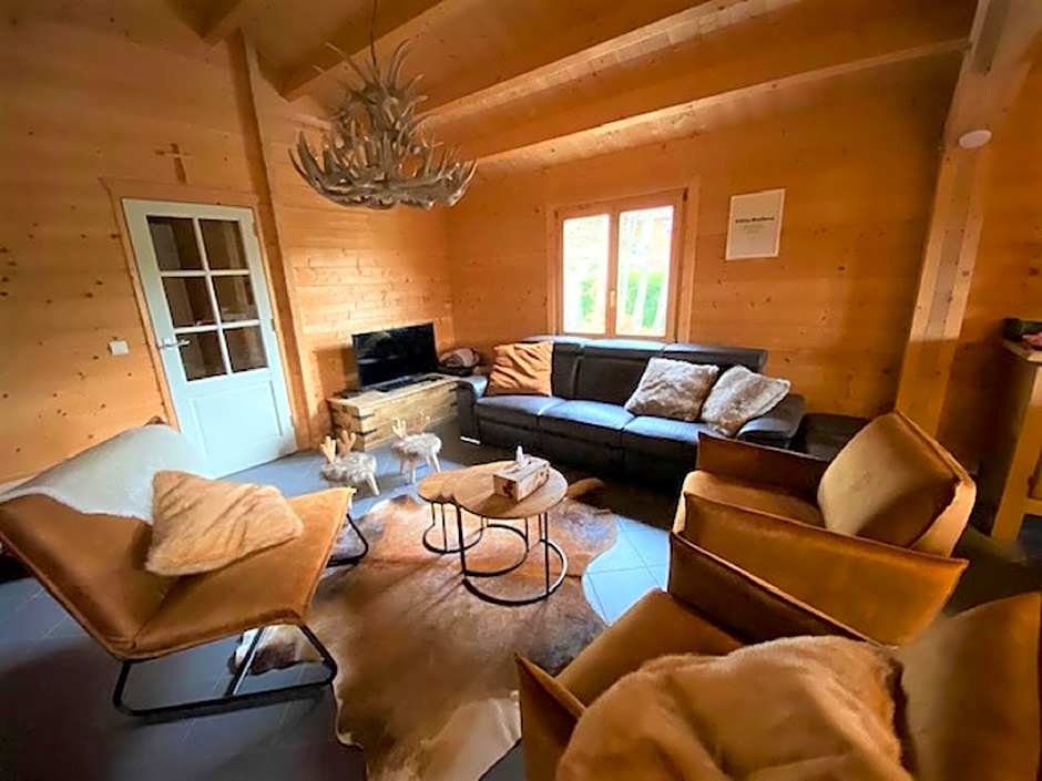 Elegant chalet in Manhay with Sauna