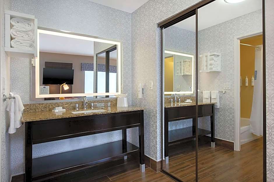 Hampton Inn By Hilton & Suites Harvey