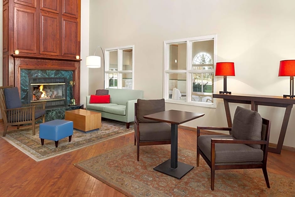 Country Inn & Suites by Radisson, Fort Dodge, IA