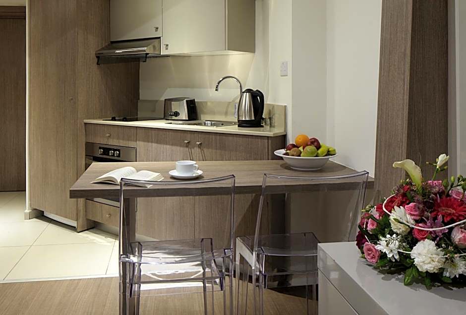 Melpo Antia Hotel & Suites
