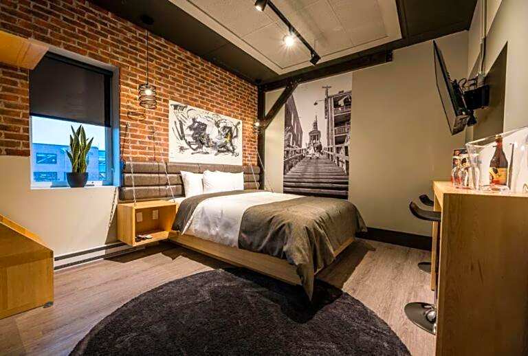 La Suite Hotel