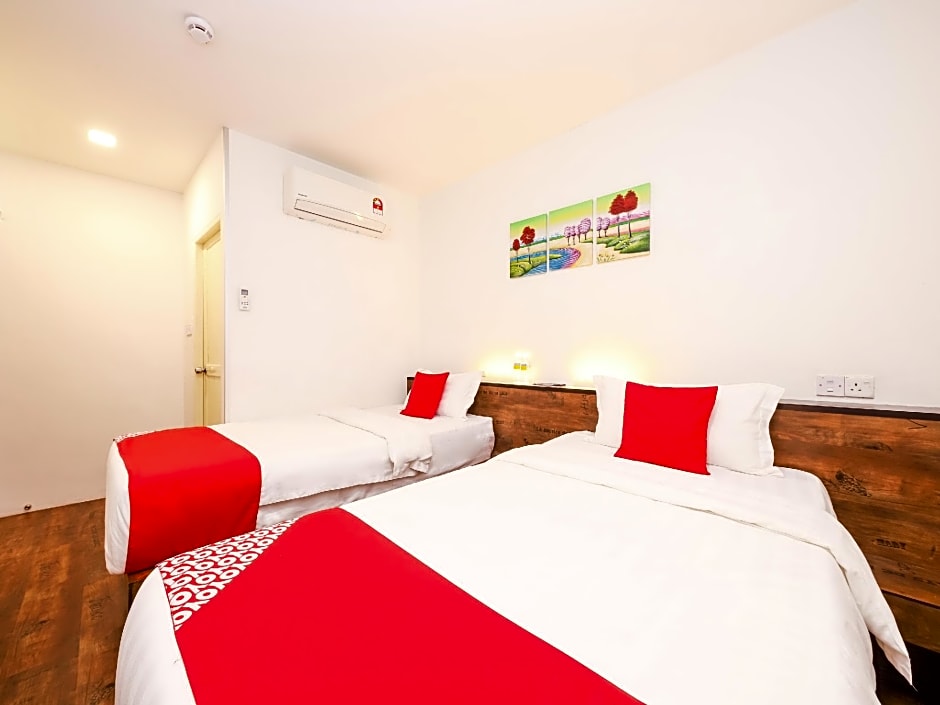 OYO 836 Mandurah Room & Cafe