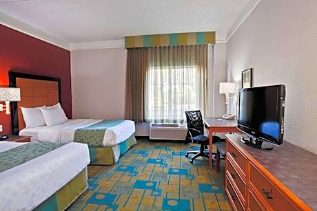 Double Room with Two Double Beds and Bath Tub - Mobility/Hearing Accessible - Non-Smoking