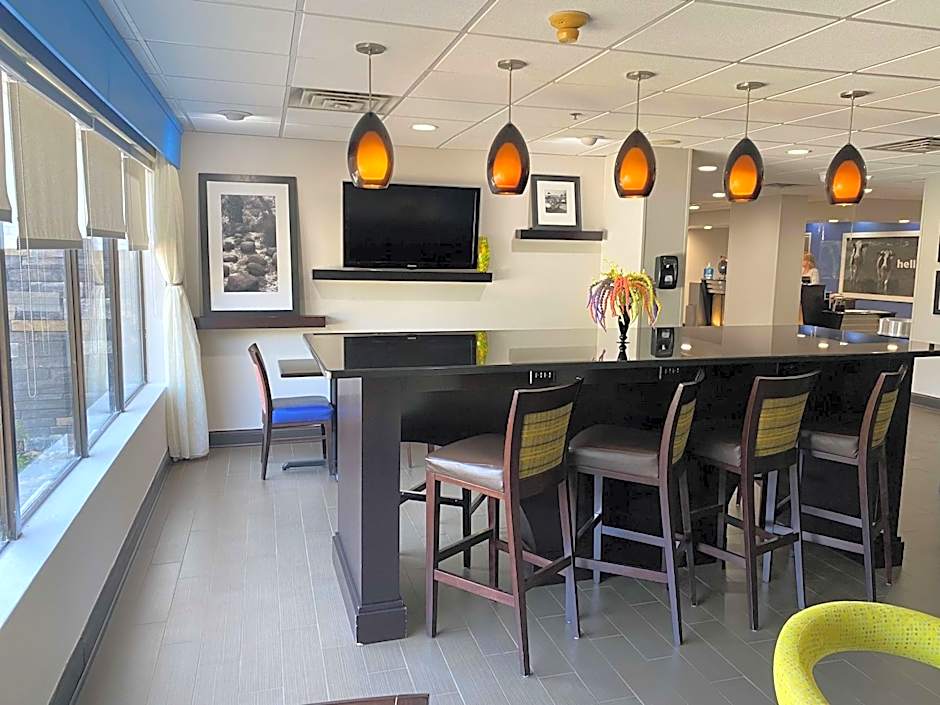 Hampton Inn By Hilton Ft. Chiswell-Max Meadows