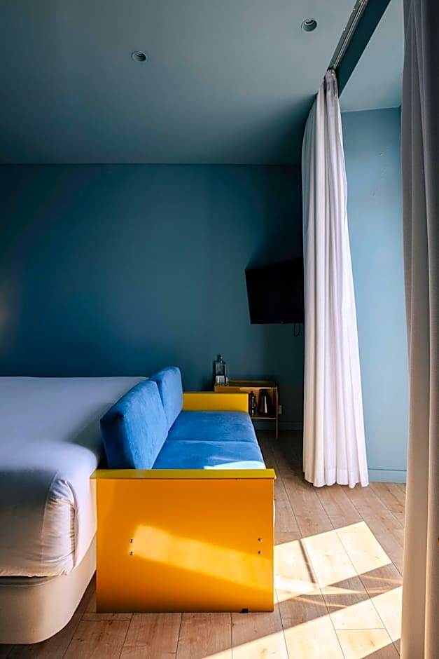 Esqina Cosmopolitan Lodge