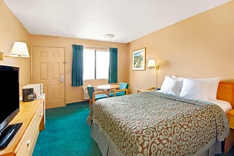 2 Queen Beds Deluxe Room Smoking