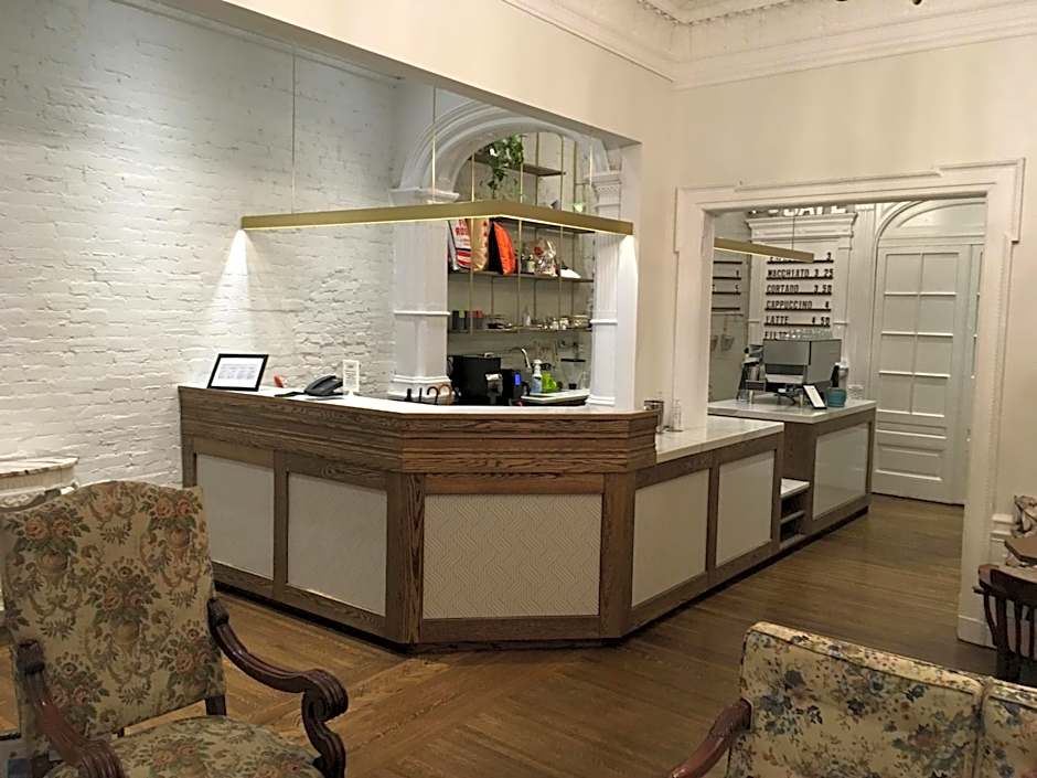 Ambrose House & Cafe