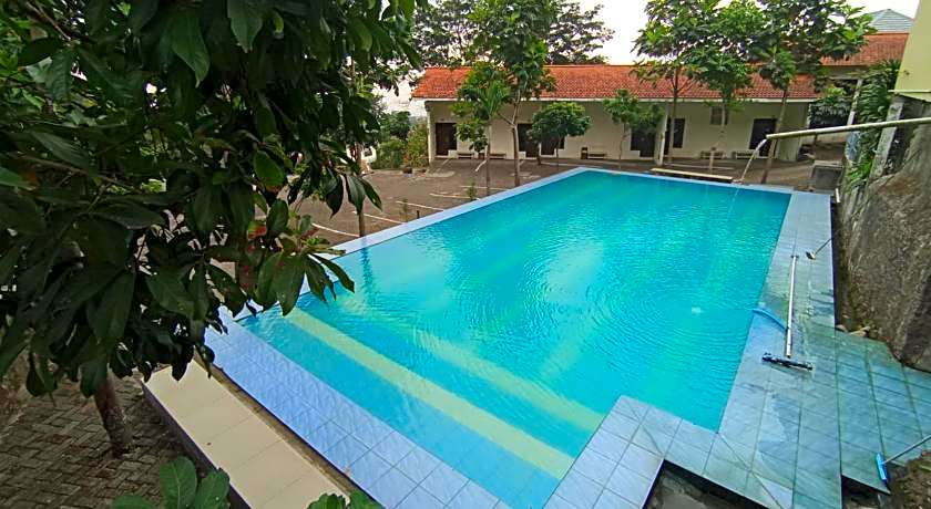 Villa Asia Jaya RedPartner