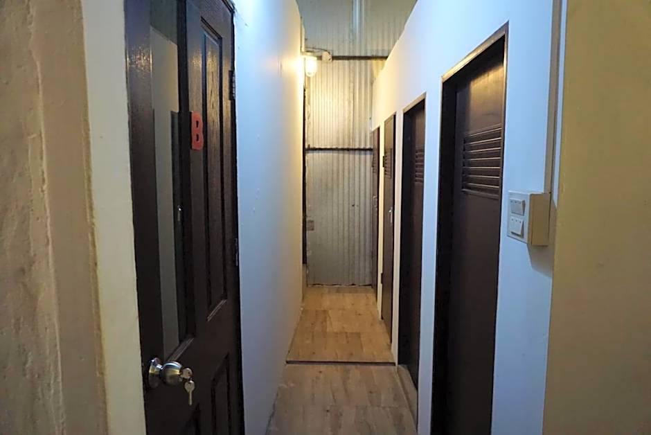 DUDU'S HOSTEL