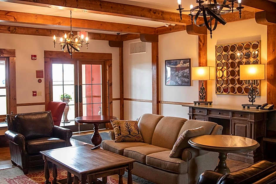 HH 207 Ski-InOut Sunrise Views Village Steps Sleeps 4