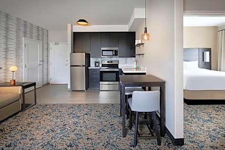 1 Bedroom Suite, 1 King, Sofa bed