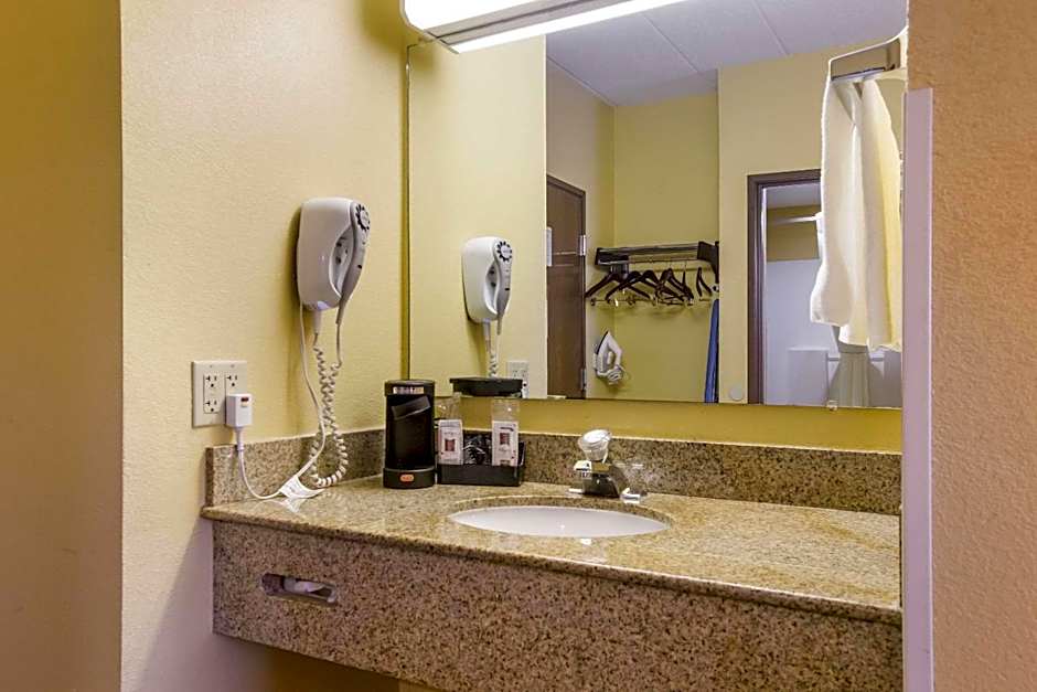 Quality Inn & Suites CVG Airport