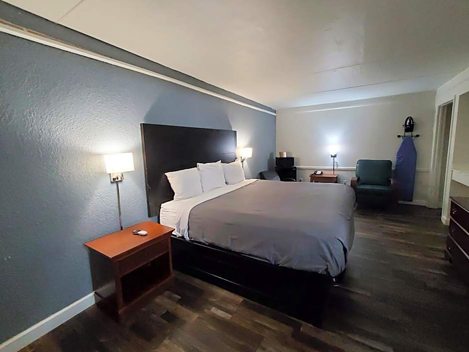 Budget Host Inn- Medical Center