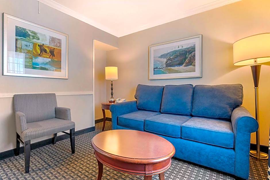 Best Western Plus Marina Shores Hotel