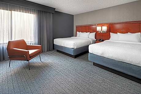 Suite, Multiple Beds (2 Queen Beds and 1 Double Sofa Bed)