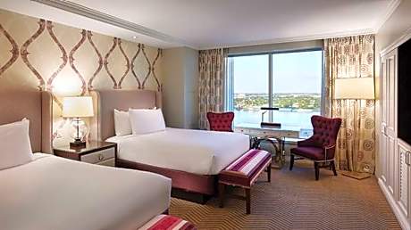 Harrahs Premium River View Room with 2 Queen Beds