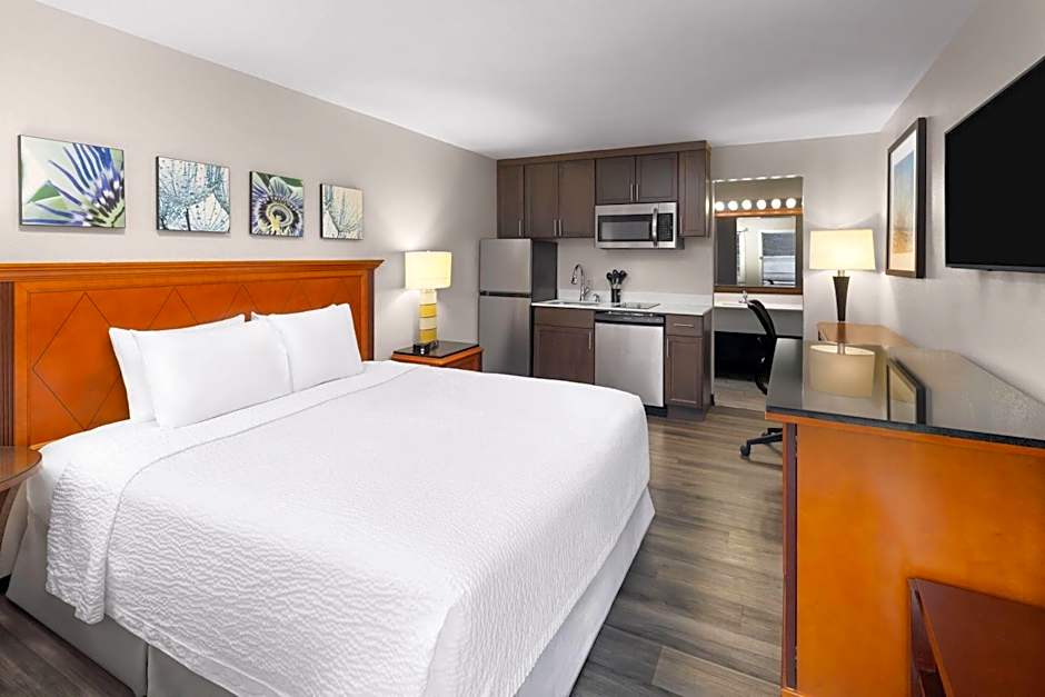 Basecamp Puyallup a Travelodge by Wyndham