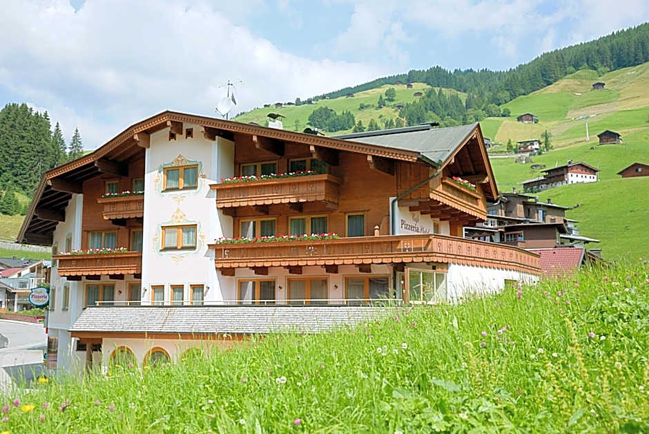 Aparthotel Dorfplatzl Garni