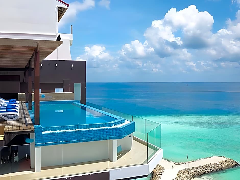 Arena Beach Hotel