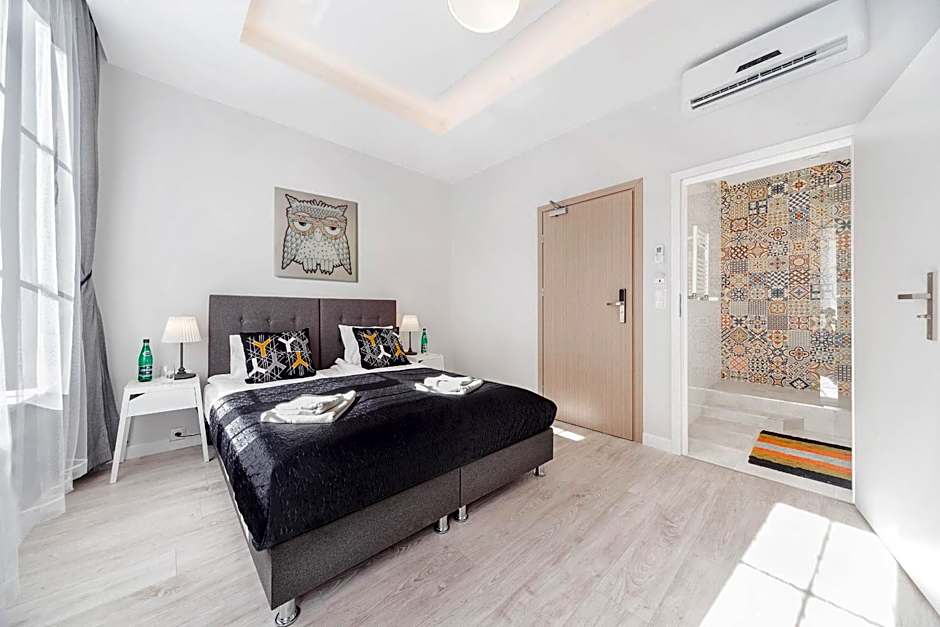 Six Suites, Old Town