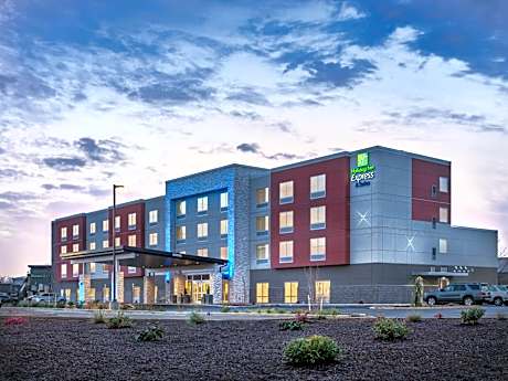 Holiday Inn Express & Suites Salem North - Keizer by IHG