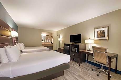 Oversize Queen Suite