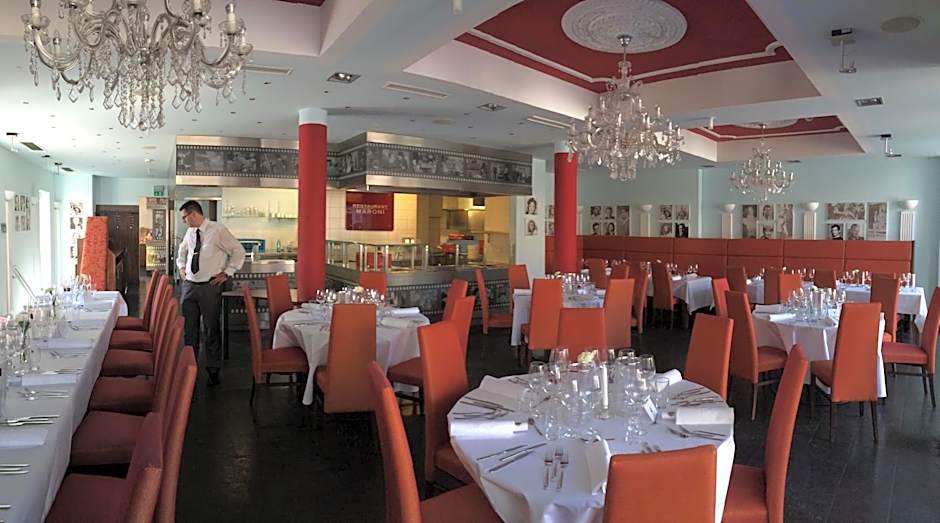 CineHotel Maroni