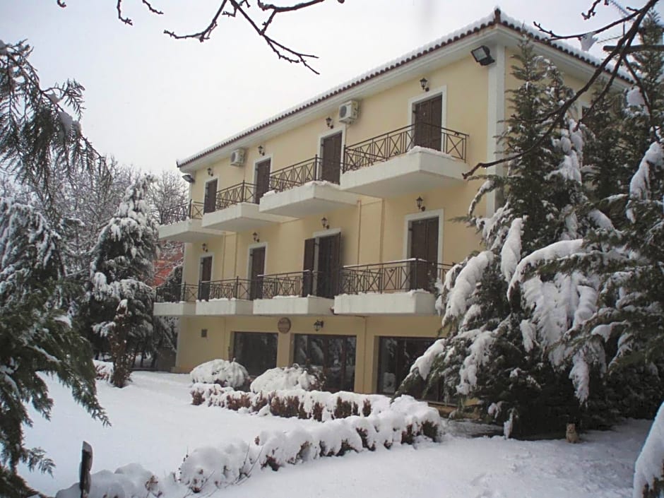 Aroanios Hotel