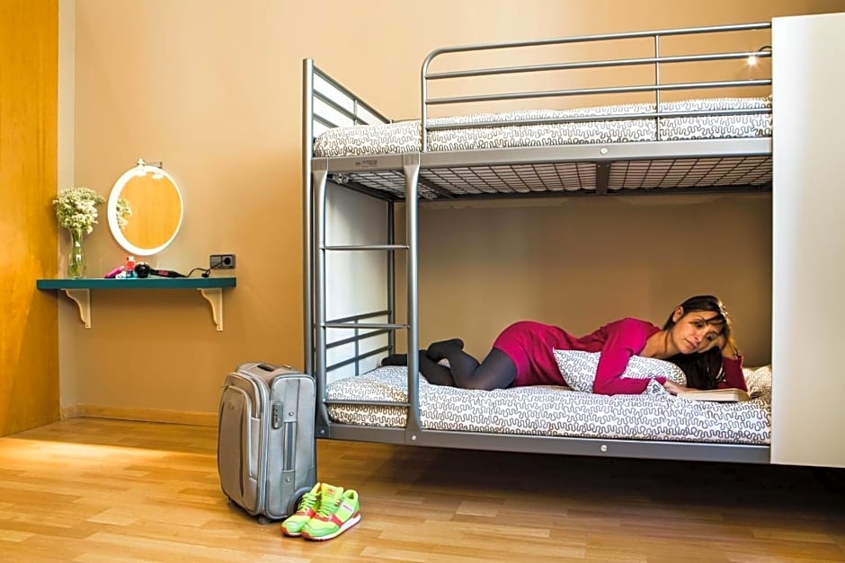 Born Barcelona Hostel