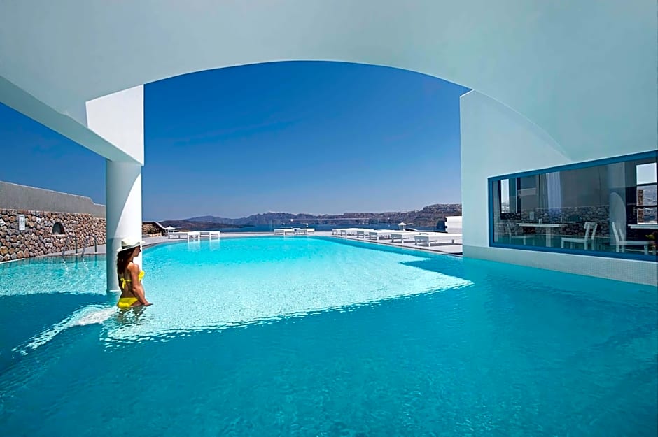 Acroterra Rosa Luxury Suites