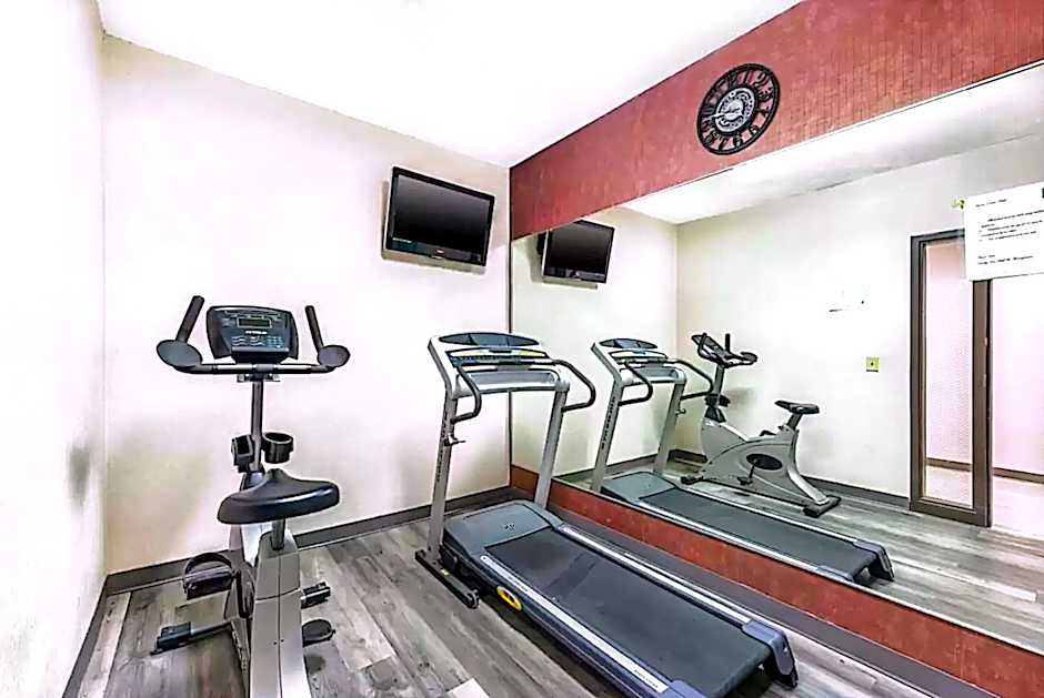 Quality Inn & Suites Manhattan