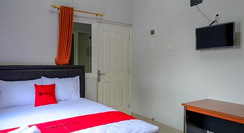 RedDoorz @ City Park Medoho Semarang