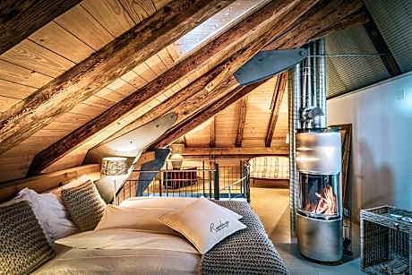 Suite with Hot Tub