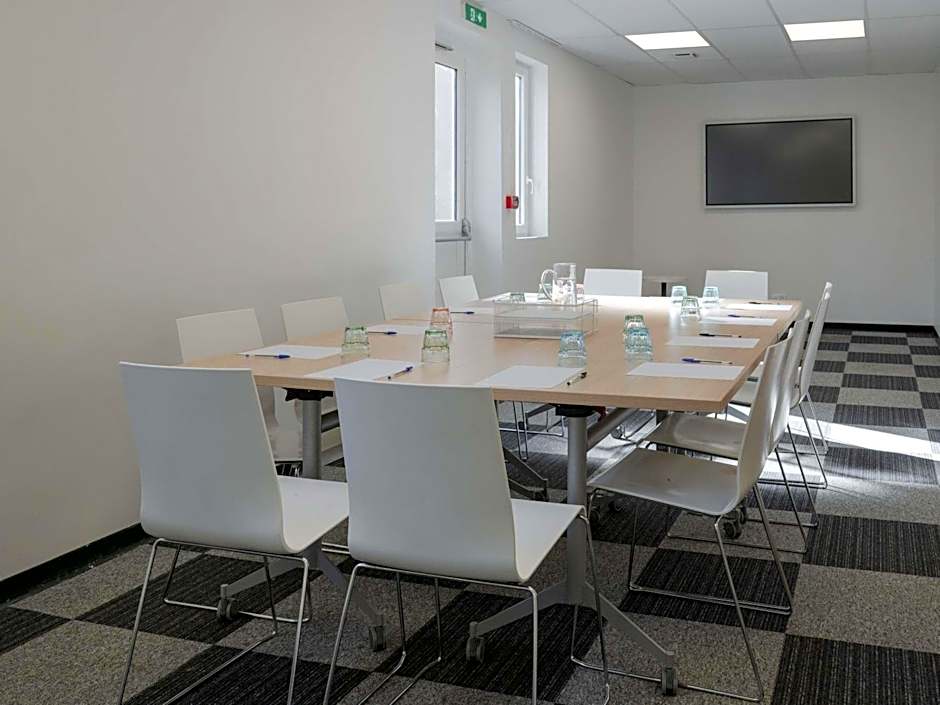 ibis Lyon Caluire Cite Internationale