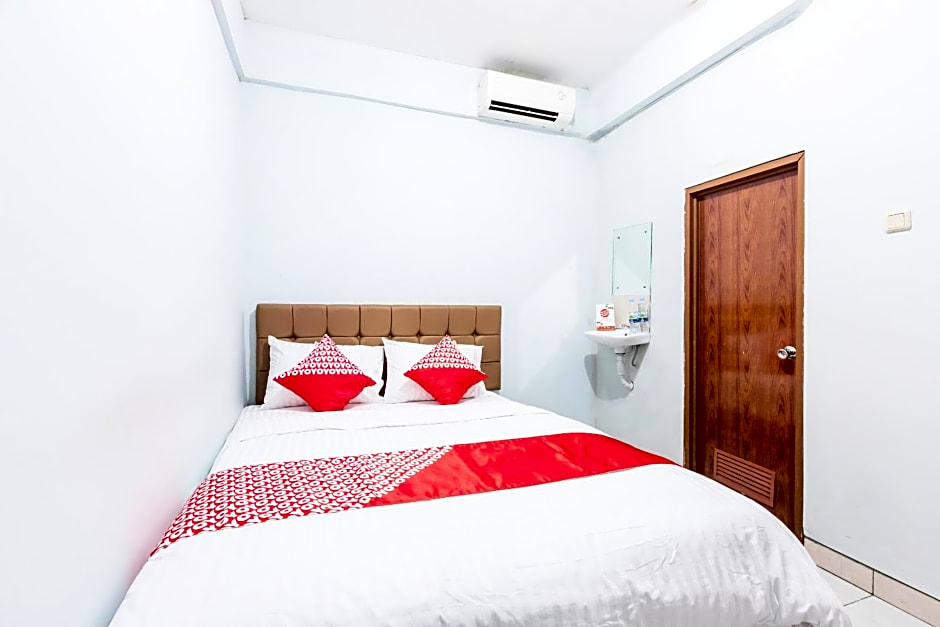 Super OYO 1516 Cemara Gading Syariah