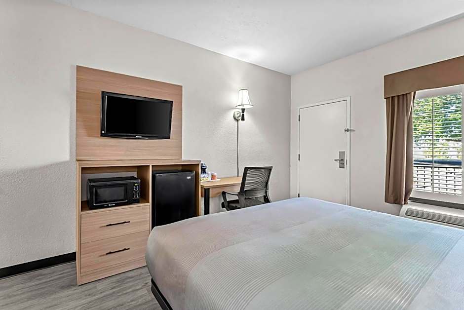 Quality Inn & Suites Sunport Airport Albuquerque
