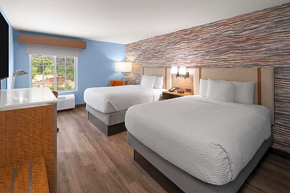 La Quinta Inn & Suites by Wyndham Ruidoso Downs