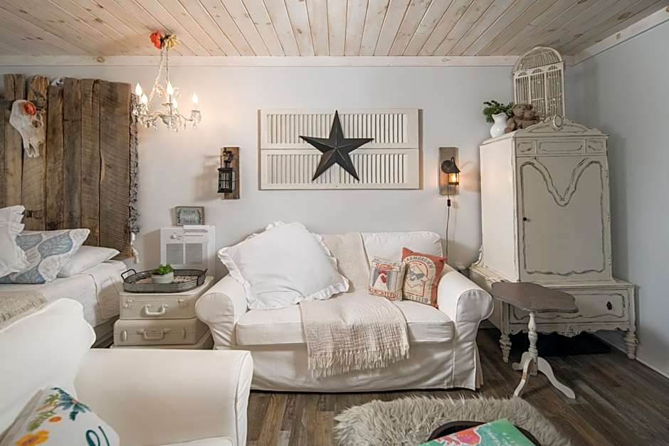 Beech Mountain SLOPES ARE OPEN! SKI SEASON, FREE sledding hill, Walk to Ski Shuttle