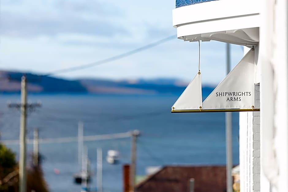 Shipwrights Arms Hotel