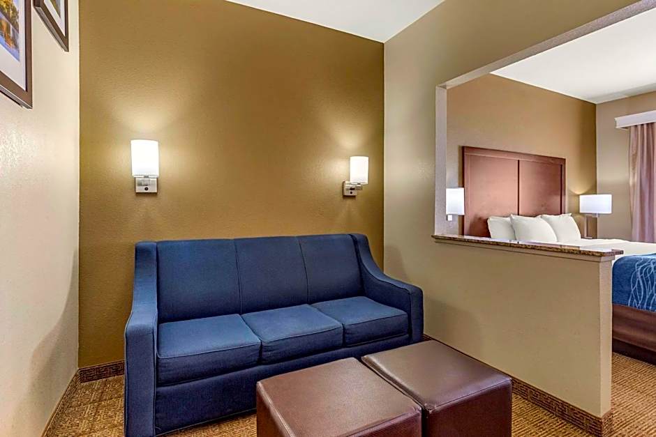 Comfort Inn & Suites Alameda at Albuquerque Balloon Fiesta Park