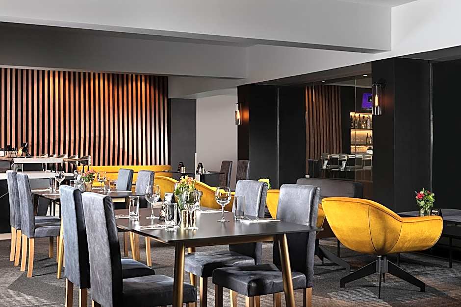 Champions Club and Hotel Houston Westchase