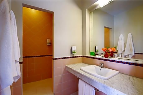 FAMILY ROOM STANDARD