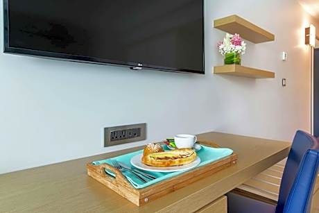 Double Room with swim up pool