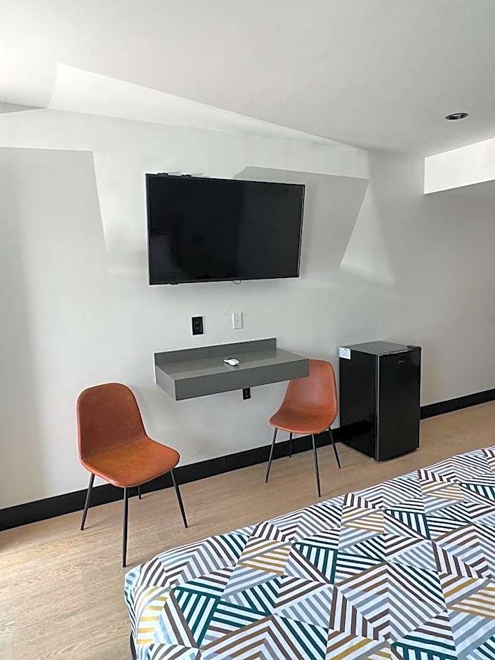 Palm Inn - Newly Renovated Rooms