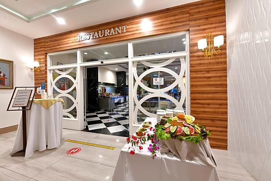 Royal Garden Beach Hotel