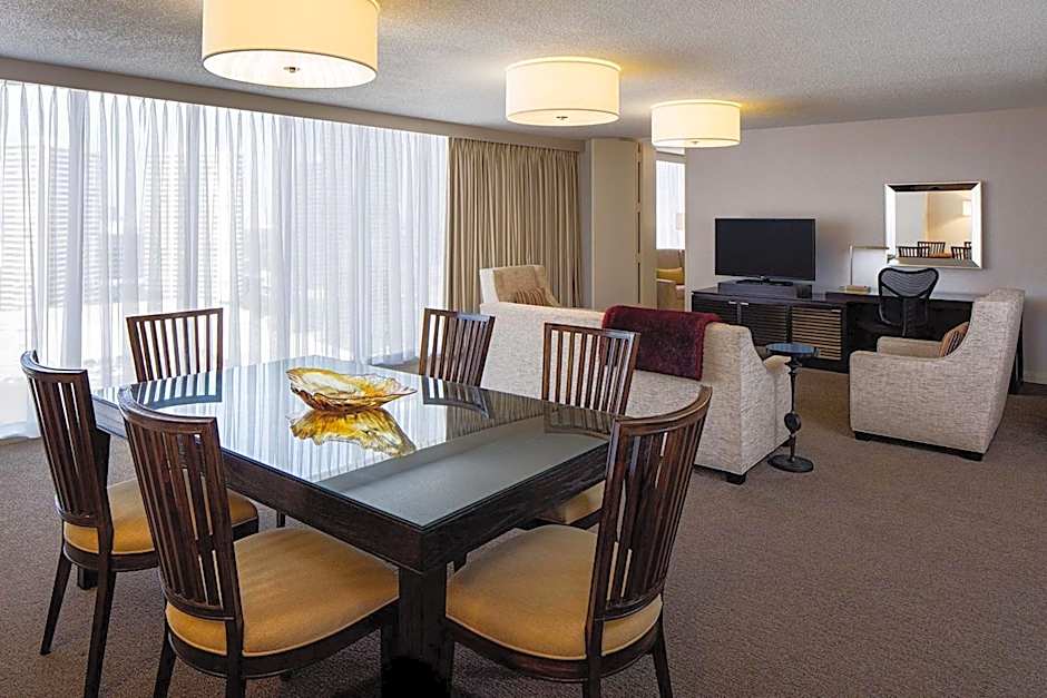 DoubleTree By Hilton Houston Greenway Plaza