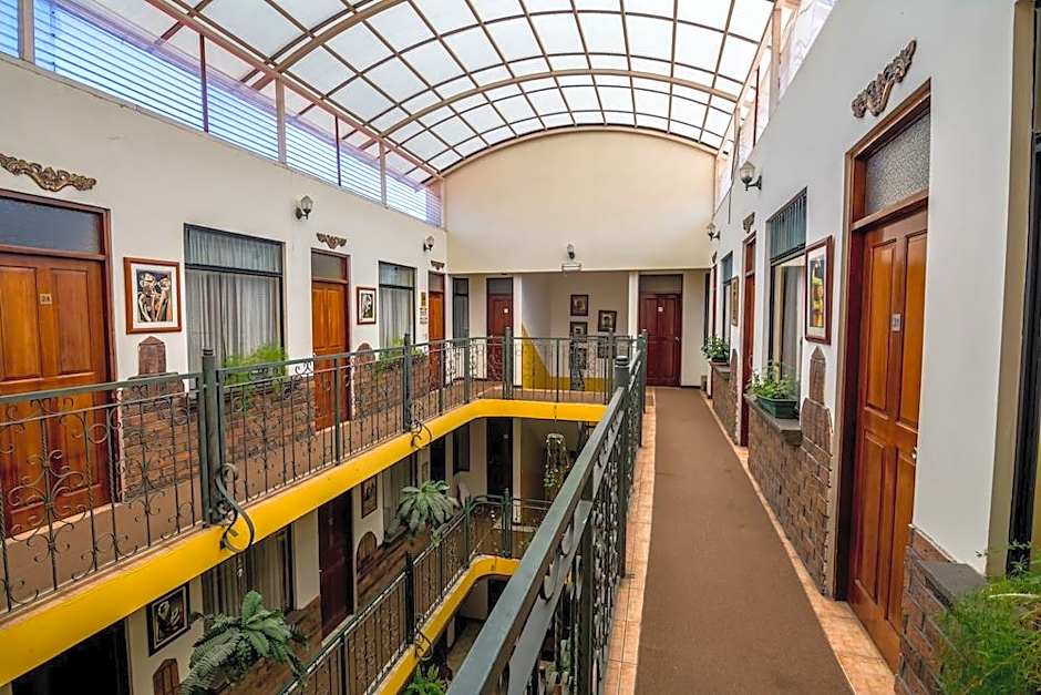 Hotel Amón Real
