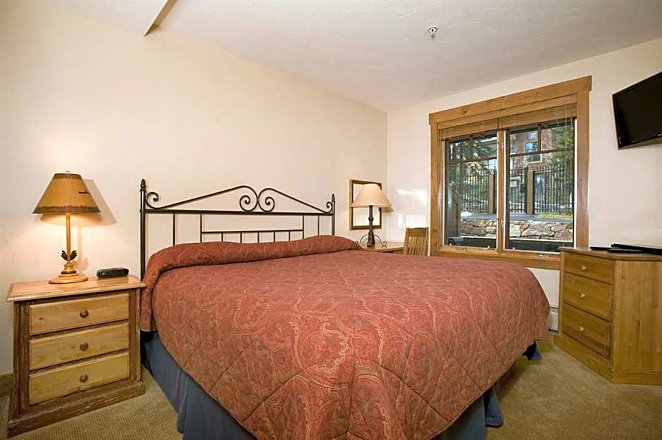 Mountain Thunder Lodge